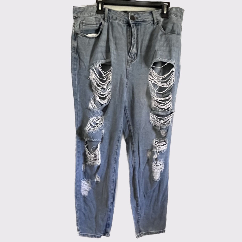 Forever21 + Distressed Light Wash Boyfriend Jeans